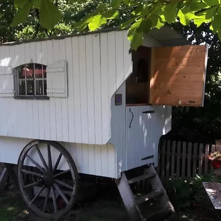 Schaeferwagen Auf Dem Antikhof Oda ve Kahvaltı Broeckel